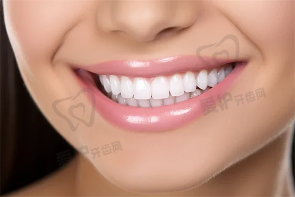 郑州市第一人民医院口腔科种植牙价格表：半口/全口纯钛种植牙48137元~139258元之间