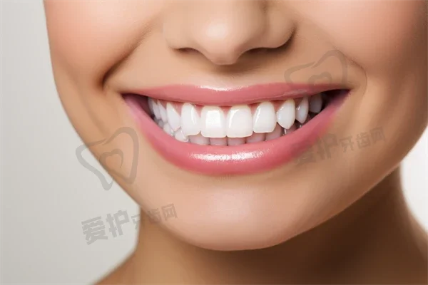 医院最新口腔科纯钛种植牙价格公布：半口/全口种植牙价格区间为48137元至139258元