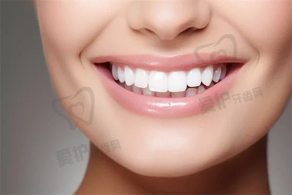 医院最新口腔科纯钛种植牙价格公布：半口/全口种植牙价格区间为48137元至139258元