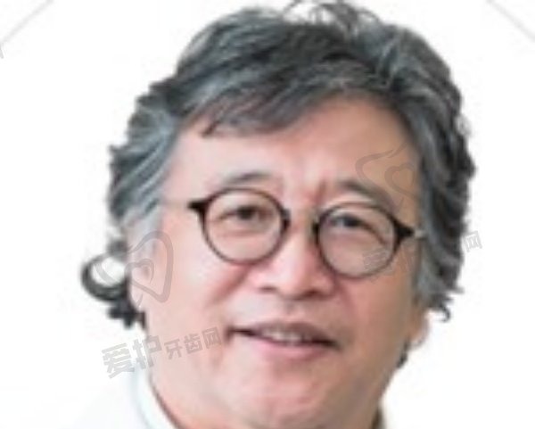 何伟