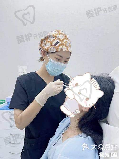 按摩、热敷和遵医嘱使用药物可以一起进行吗？
